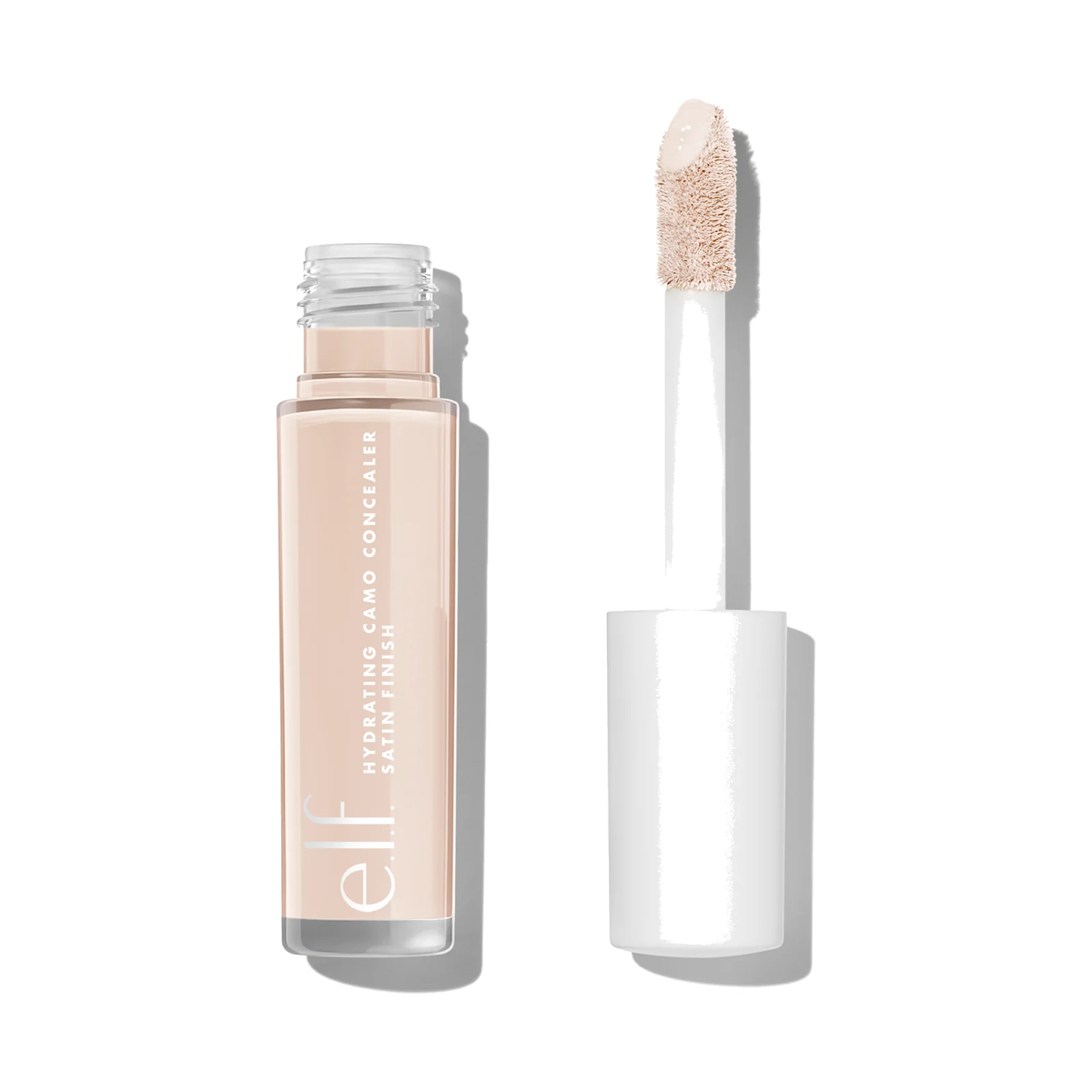e.l.f. Hydrating Camo Concealer, correcteur liquide, vu de face sur fond neutre, emballage et étiquette visibles
