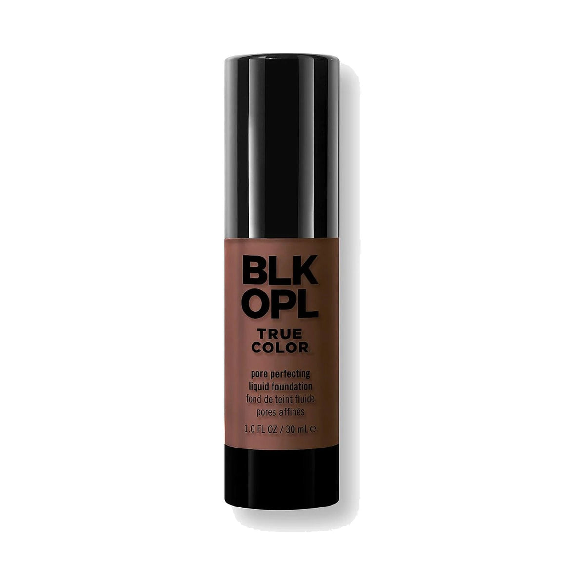 Fond de teint Black Opal True Color Pore Perfecting 30 ml, teinte Carob, sur fond blanc