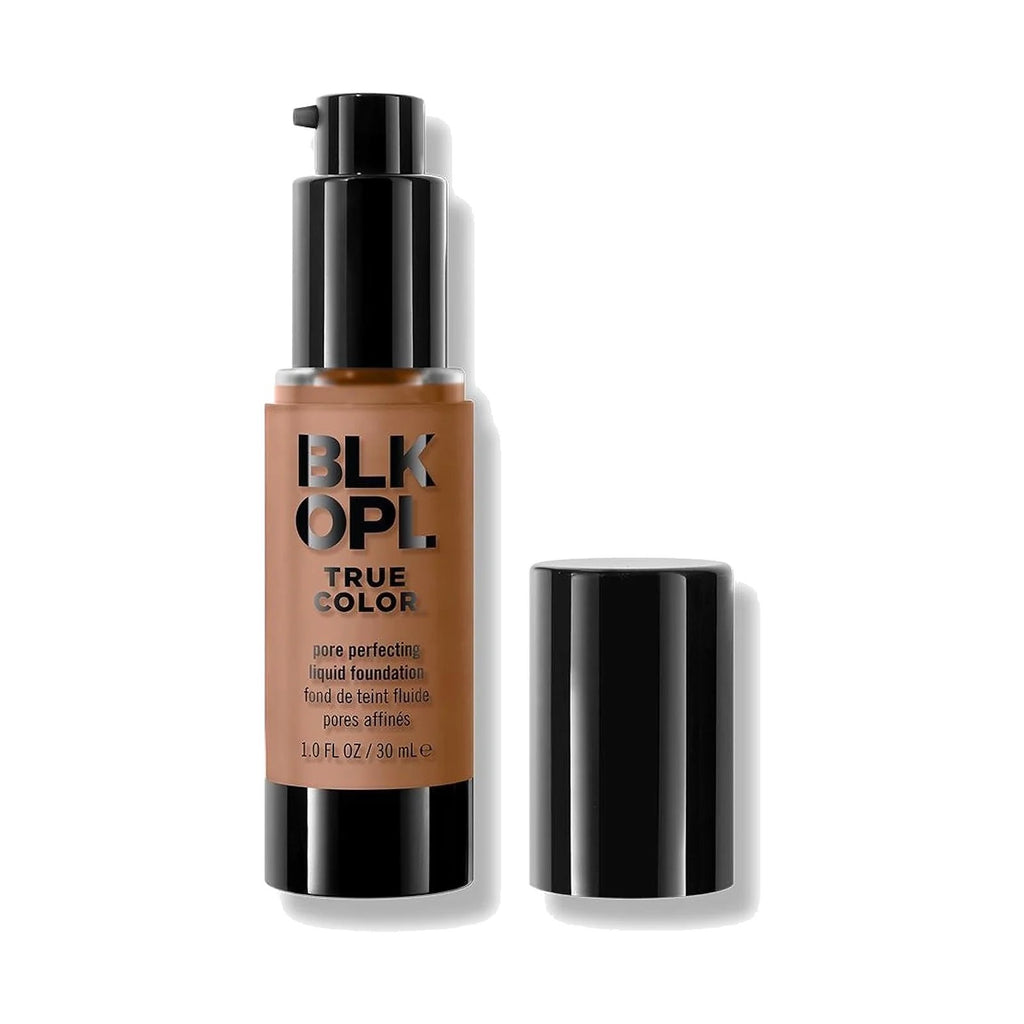 Fond de teint Black Opal True Color Pore Perfecting 30 ml, teinte Champagne Beige, sur fond blanc