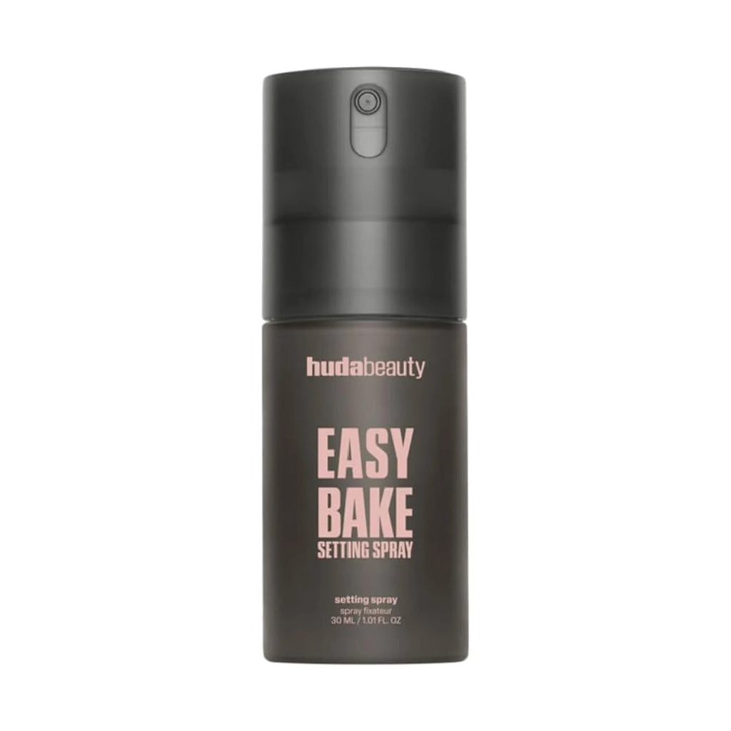 Spray fixateur Huda Beauty Easy Bake Setting Spray 30 ml, sur fond blanc