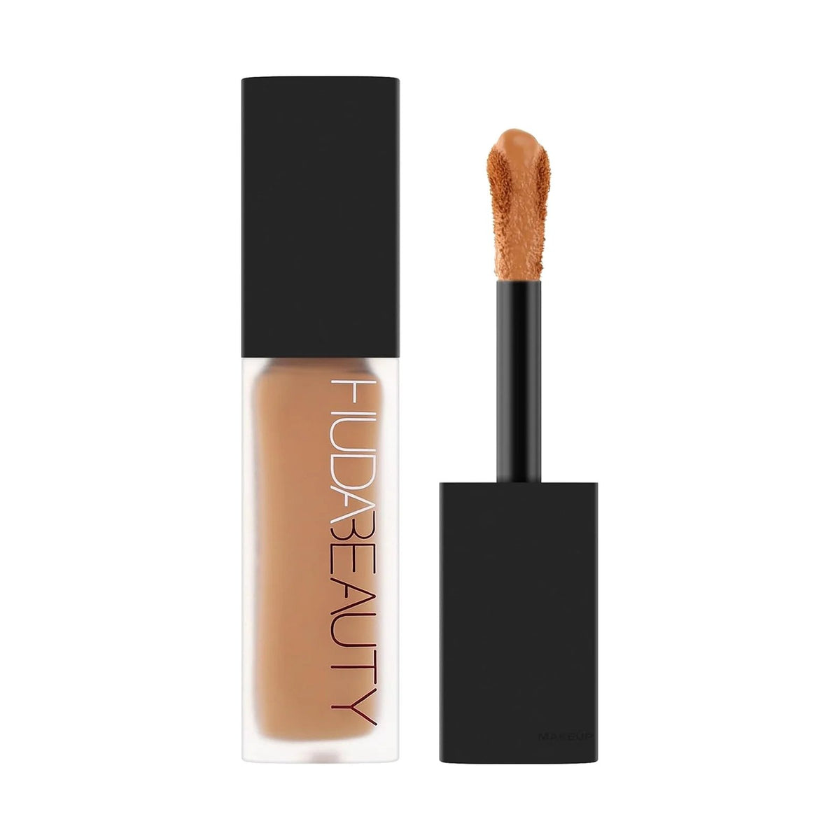 Anticernes Huda Beauty #FauxFilter Luminous Matte 9 ml, teinte 4.1G Graham Cracker, sur fond blanc