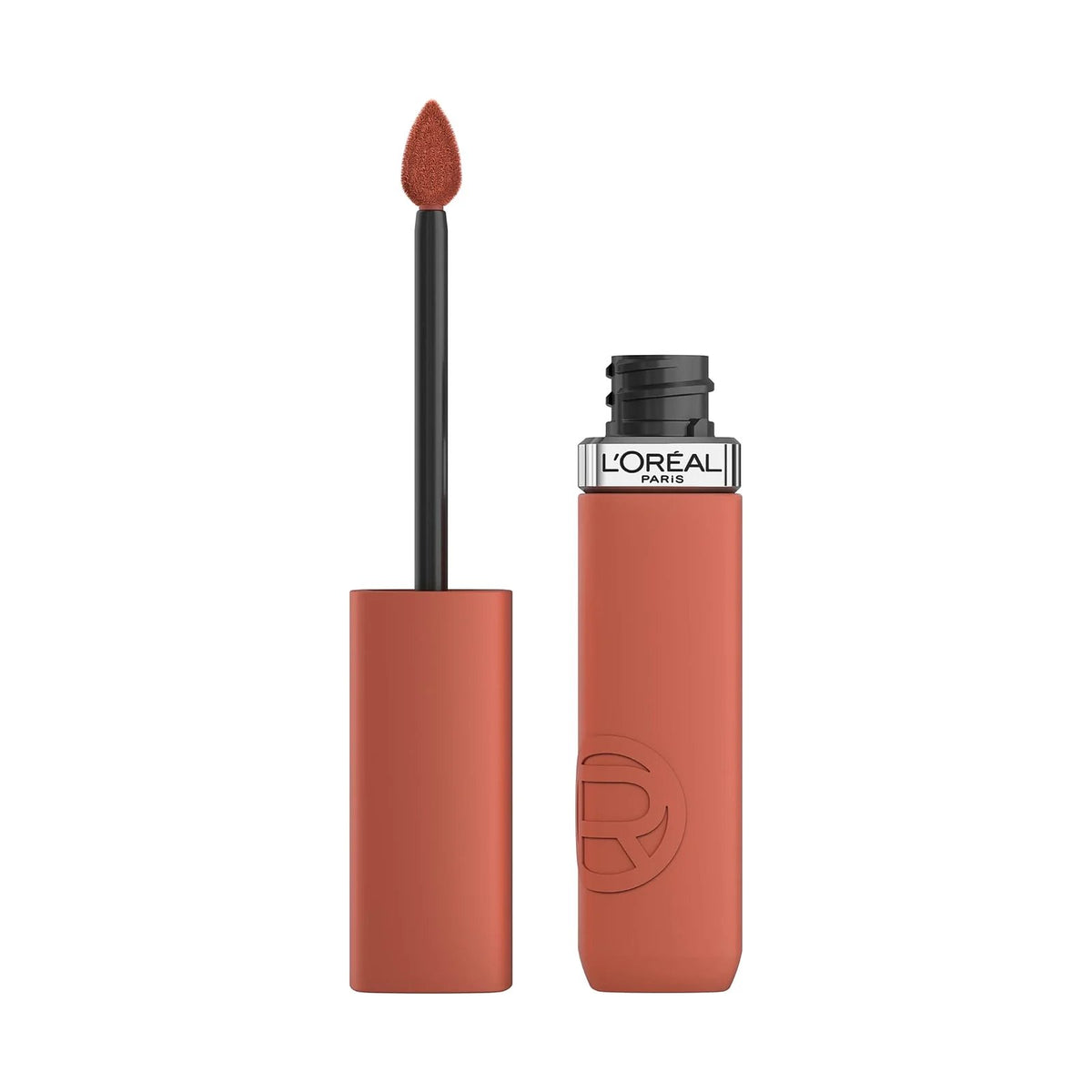 Rouge à lèvres liquide L'Oréal Paris Infaillible Matte Resistance, teinte 115 Snooze Your Alarm, sur fond blanc