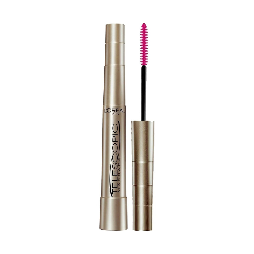 Mascara noir L'Oréal Paris Telescopic, teinte Blackest Black, sur fond blanc