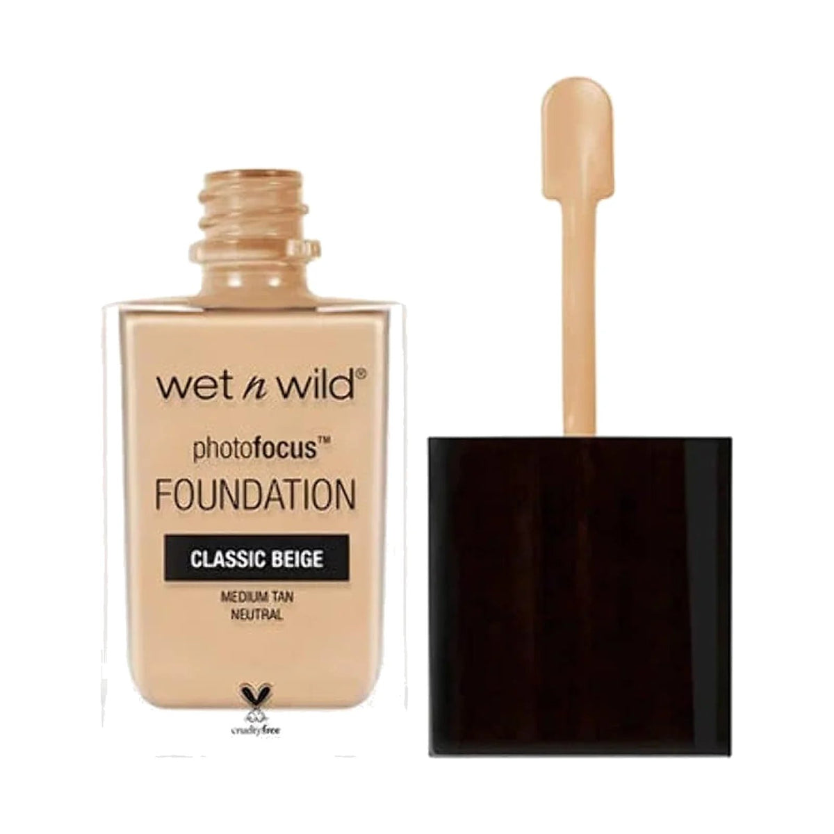 Fond de teint Wet n Wild Photo Focus 30 ml, teinte Classic Beige, sur fond blanc