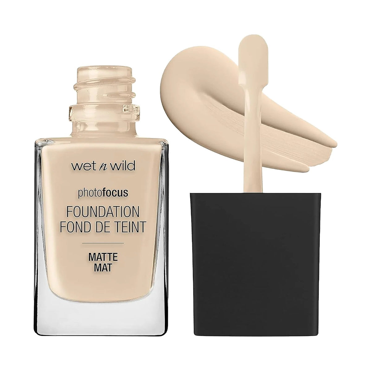 Fond de teint Wet n Wild Photo Focus 30 ml, teinte Soft Ivory, sur fond blanc